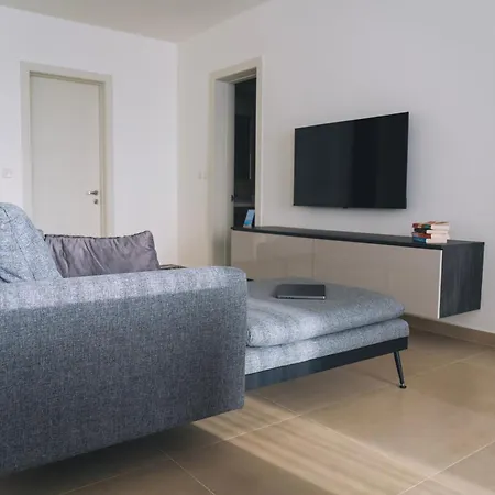 The Valley Collection - B24 *